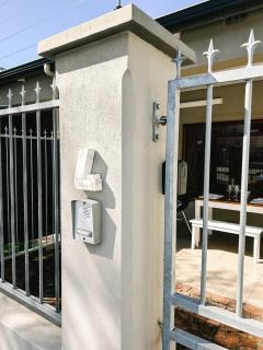 Dottie's charming cottage two bedroom apartment and work space - 6