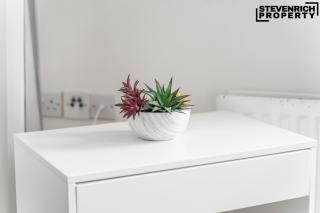 Amazing City View High End 2-Bedroom Flat - Reading - 3