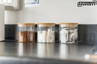 Perfect for Work City View in RG1, sleeps 5 - 6