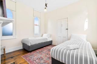 Hobart Heritage Home - Close to CBD & Airport - New Town - 4