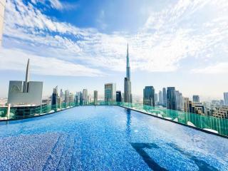 New Luxury 2 Bedroom with Burj Khalifa View & Spectacular Rooftop Infinity Pool Bar - 0