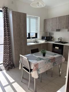 Sunny & Cosy 2 Bedroom Penthouse with Terraces - St. Paul's Bay - 0