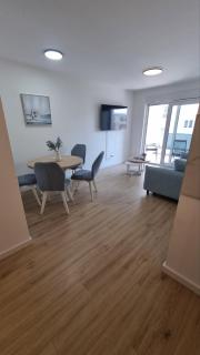1 bedroom apartment in Makarska with free parking and secured parking on beach - Makarska - 0