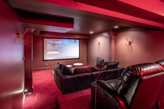 Luxe Farmhouse on 200 Acre w/ Pool, Sauna, Games, Views, Longhorns, Close to Shenandoah NP - Amissville - 4