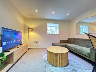 Charming 1-Bedroom Retreat in the Heart of Warwick - 0
