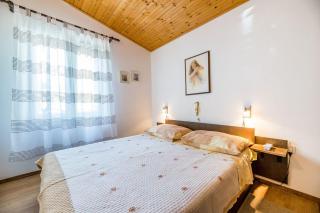 Mediterranes Ferienhaus nur 550 Meter zum Strand mit Grillbereich, privater Terrasse, Parkplatz - Baška - 4