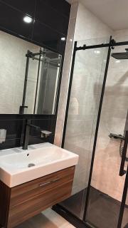 hotel green scenes - Tbilisi - 3