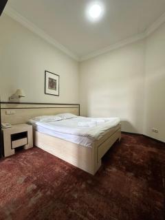 hotel green scenes - Tbilisi - 2