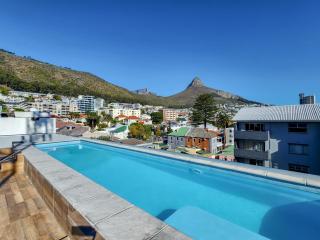 Sea Point 2-Bed Designer Pad with Rooftop Pool - 6