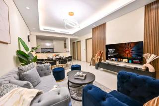 New Luxury 2 Bedroom with Burj Khalifa View & Spectacular Rooftop Infinity Pool Bar - 9