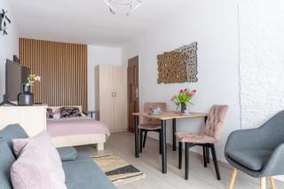 Willa Bliźniak 2 - Bardzo Blisko Plaży Pokoje i Apartamenty z Wyżywieniem - Karwia - 8
