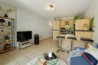 Le Cocon - 5 min to Monaco - Ideal couple or business - Near events - Terrace and balcony - Premium services - Extra parking - 1