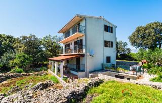 Stunning Apartment In Sucuraj With Wifi - 7