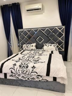 Dabstar Shortlets - 3