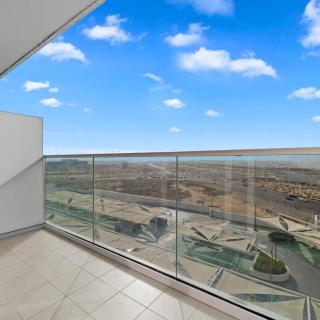 Damac Hills Carson A Monthly Stay - Pay 28, Stay 30 - 2