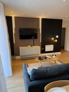 Stylish Two Bedroom Apartment - Two Bathrooms - Balcony - Fast WiFi 405SW - Birmingham - 0