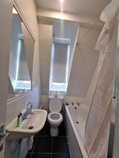 A8-3rd Floor 3-bed flat in Elephant and Castle - 4