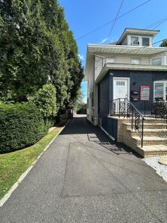 Cozy 3BR Basement Apartment with Private Entry & Parking in Elizabeth, NJ - 9