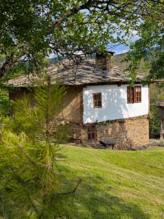 Authentic House with Stunning Mountain View - Karashka - Apriltsi - 5