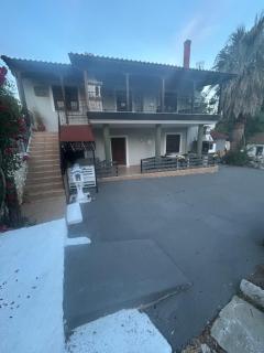 Villa Saris - - 3