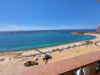 شقة 106م فندقية على البحر مباشرا سيدى بشر - 9