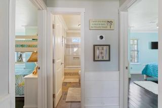 Steps to Beach, King Beds, Pet and Kid Friendly - Bolivar Peninsula - 6