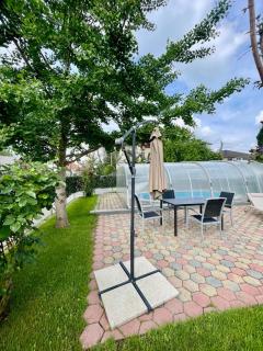 Villa in Vienna in perfect Situaton near VIC and Donau Park with Pool and private Garden sleeps 4 with 2 bedrooms, kitchen and livingroom and bath and private parking - Vienne - 4