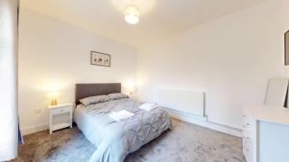 1 Bed Flat Swansea -free parking - Clydach - 9