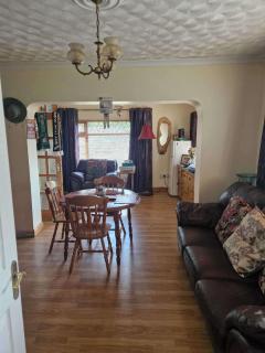 The Railway Lodge 4 Bedrooms Sleeps 11 Pets Ok - Moate - 5