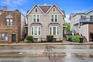 4 Bedroom 3 Story Townhouse with Free Parking - 1