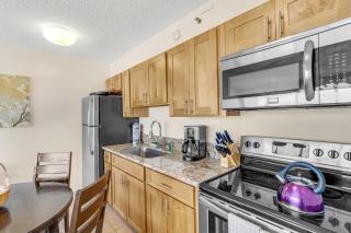 Incredible Panoramic Views, Full Kitchen and Free Parking (23709) - Honolulu - 3