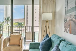 Waikiki Condo with Diamond Head Views, 1 Block from Beach plus Free Parking (10701) - Honolulu - 3