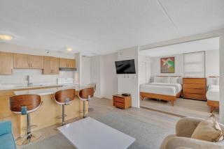 Waikiki Condo with Diamond Head Views, 1 Block from Beach plus Free Parking (10701) - Honolulu - 7