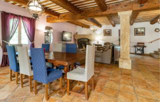 4 Bedroom Pet Friendly Home In Apt - Apt - 6