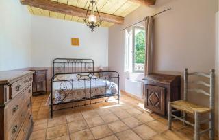 4 Bedroom Pet Friendly Home In Apt - Apt - 3