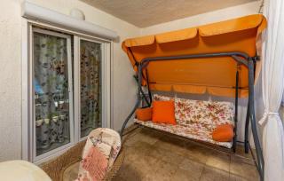 Amazing Apartment In Banjol With Wifi - 4