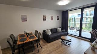 Luxury 2 Room Flat Free Parking, Pool and WiFi - 4