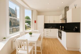 Bute Park Apartment w/ Heating + Private Bathroom - 2