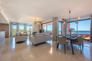 ELZE Panoramic Sea View Luxury Apartment - 8