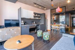 Modern Stay in Woodstock - 6
