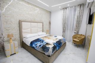 B&B luxury house gold - 1