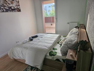 grand appartement 2 pièces en résidence - Jouy-le-Moutier - 2