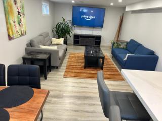Luxury 2 Bedroom House - Richmond Hill - 6