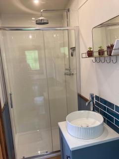 Marsh Farm Glamping Yappingale Shepherd Hut - 3