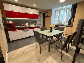 Stylish Apartment in Central Budapest - Perfect for Couples, Groups and Sightseers - Budapest - 7