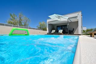 Holiday house Sara with heated pool - Privlaka - 3