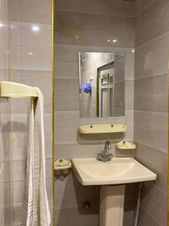 F-10 Luxury Apartment 1bed - 6