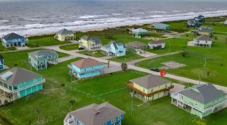 A Tequila Sunrise by Bolivar Escapes - Crystal Beach - 9