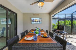 Heated Saltwater Pool & Spa with Tiki Hut - Backyard Oasis - Roelens - Cape Coral - 5