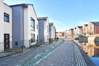 Ivory House by Truestays - 3 Bedroom House in Stoke-on-Trent - Etruria - 8